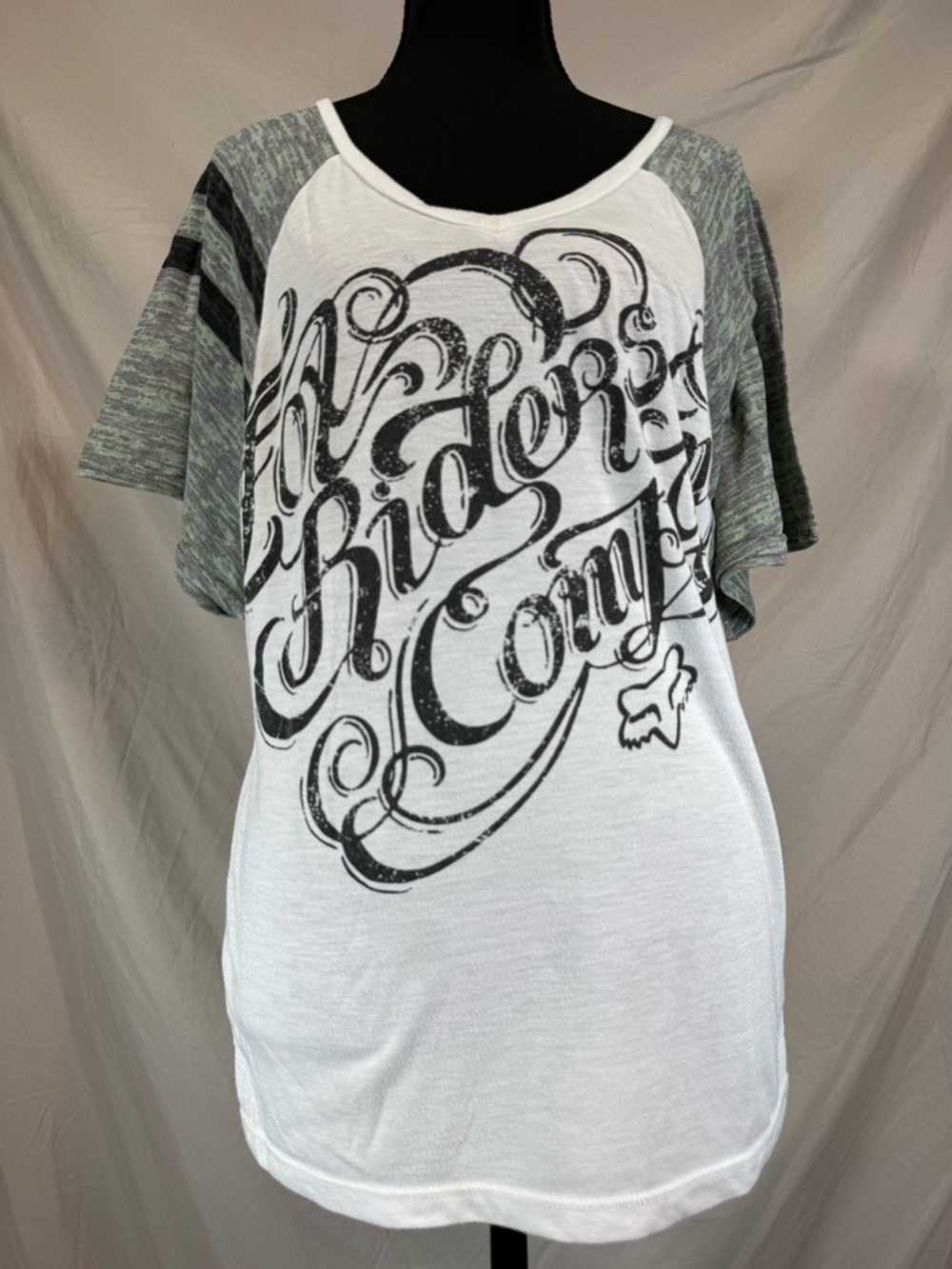Fox Racing Women’s Raglan‎ Graphic Tee 🦊 V-Neck White/Grey Small